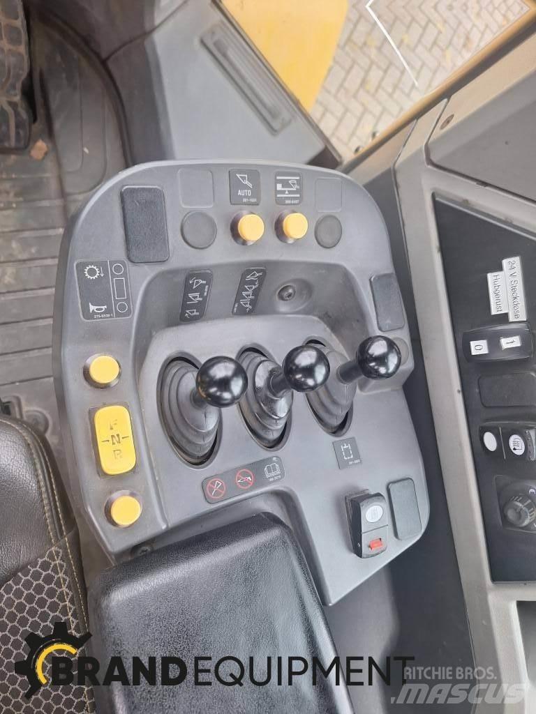 CAT 950M Wheel loaders