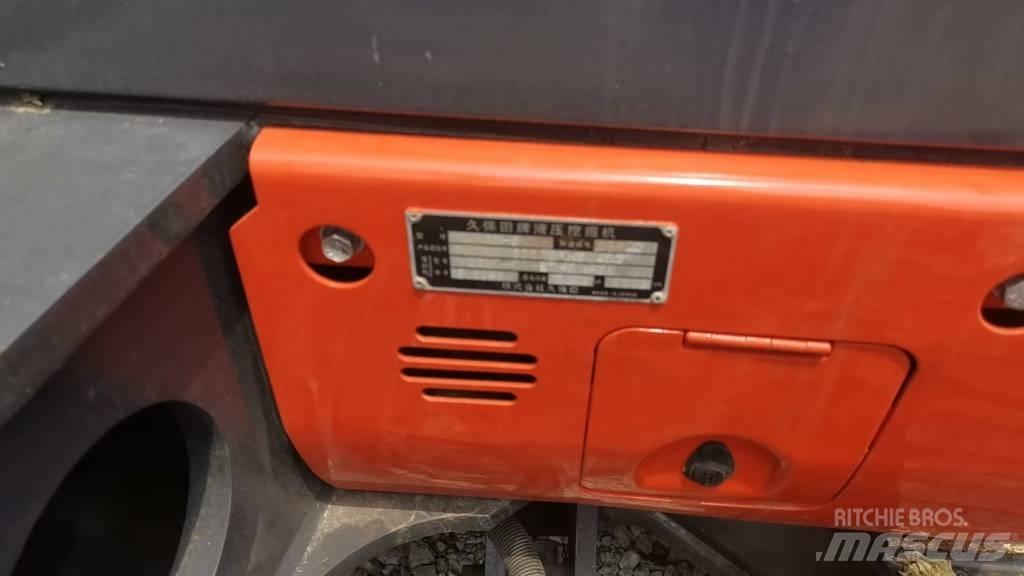 Kubota KX165 Crawler excavators