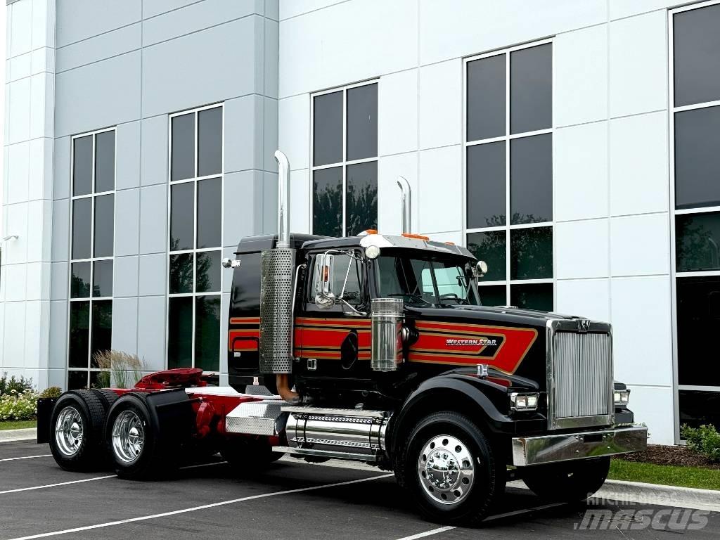 Western Star 4900 SF Prime Movers