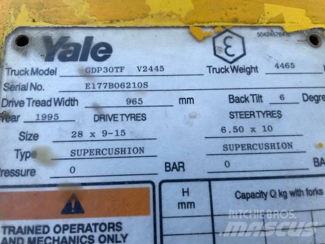 Yale GDP30TF Diesel trucks