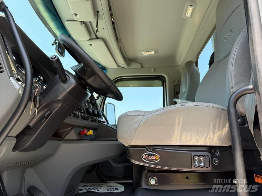 Kenworth T 880 Prime Movers