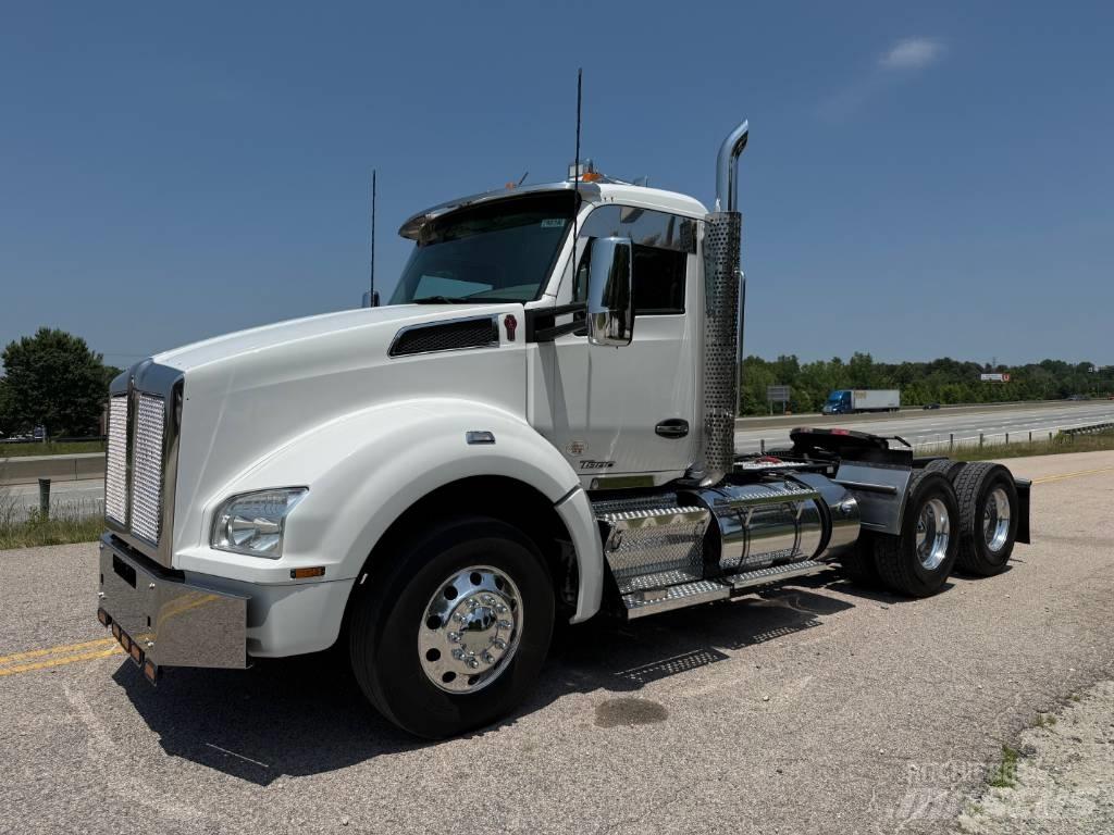 Kenworth T 880 Prime Movers