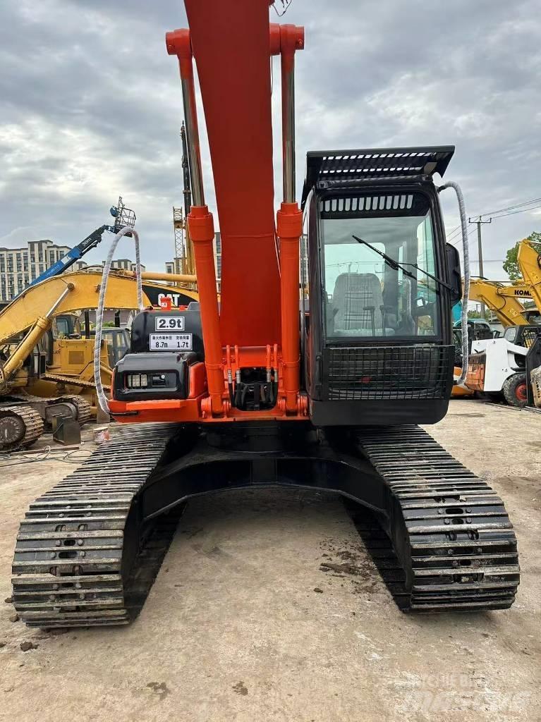 Hitachi ZX 200 Crawler excavators