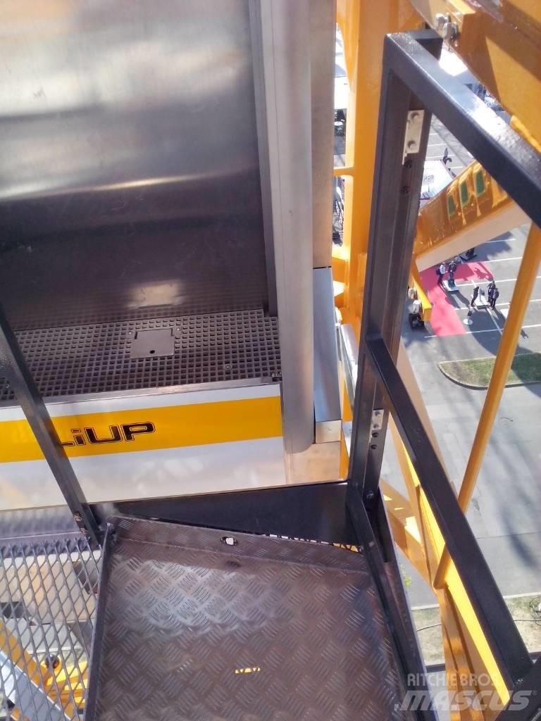 Liebherr LiUp 200 Hoists and material elevators