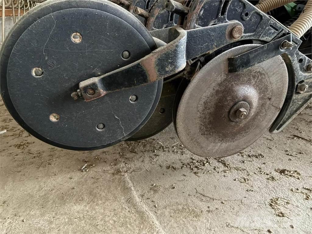 John Deere 740 A Drills