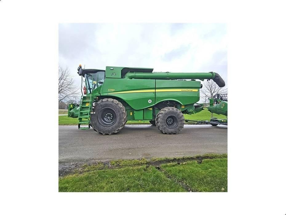 John Deere S 790 Combine harvesters