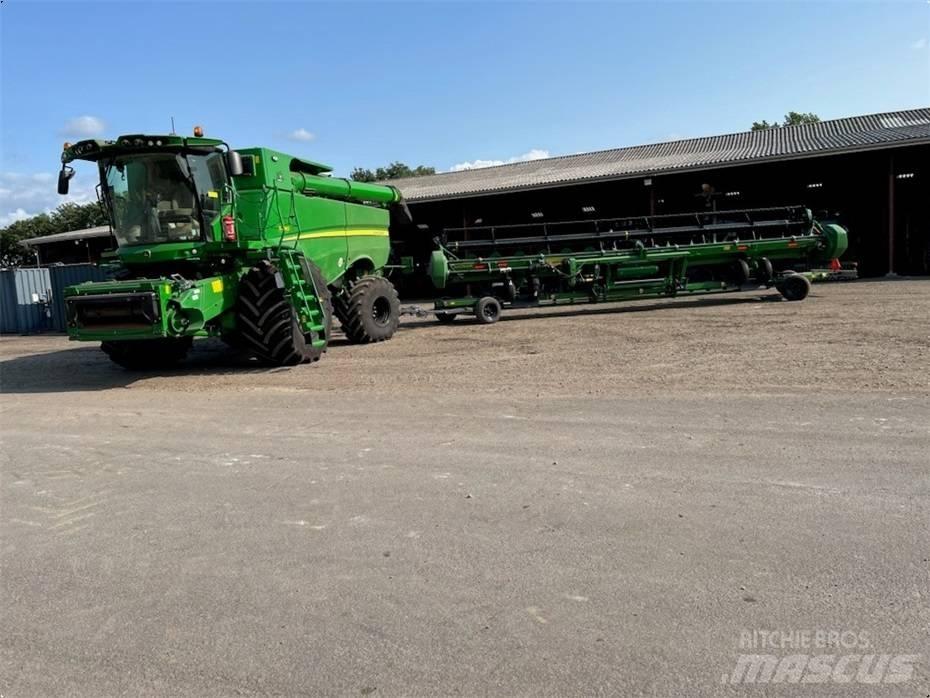 John Deere S 790 Combine harvesters