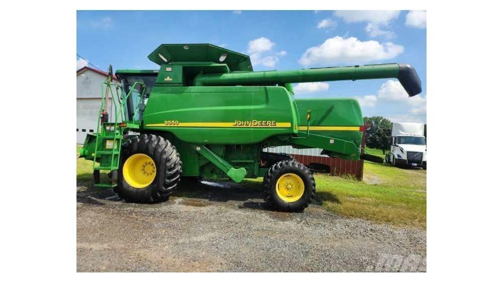 John Deere 9550 Combine harvesters