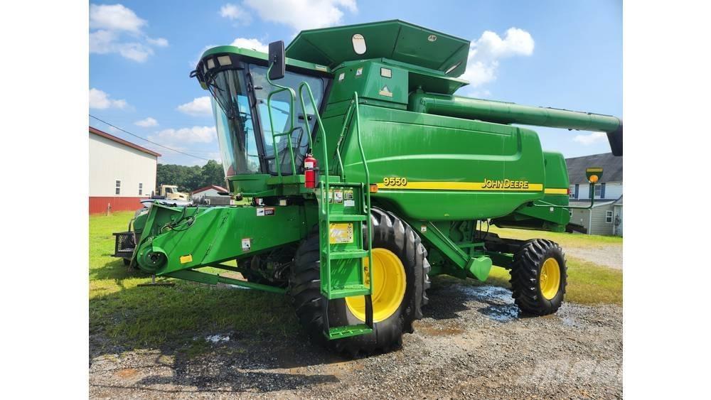 John Deere 9550 Combine harvesters