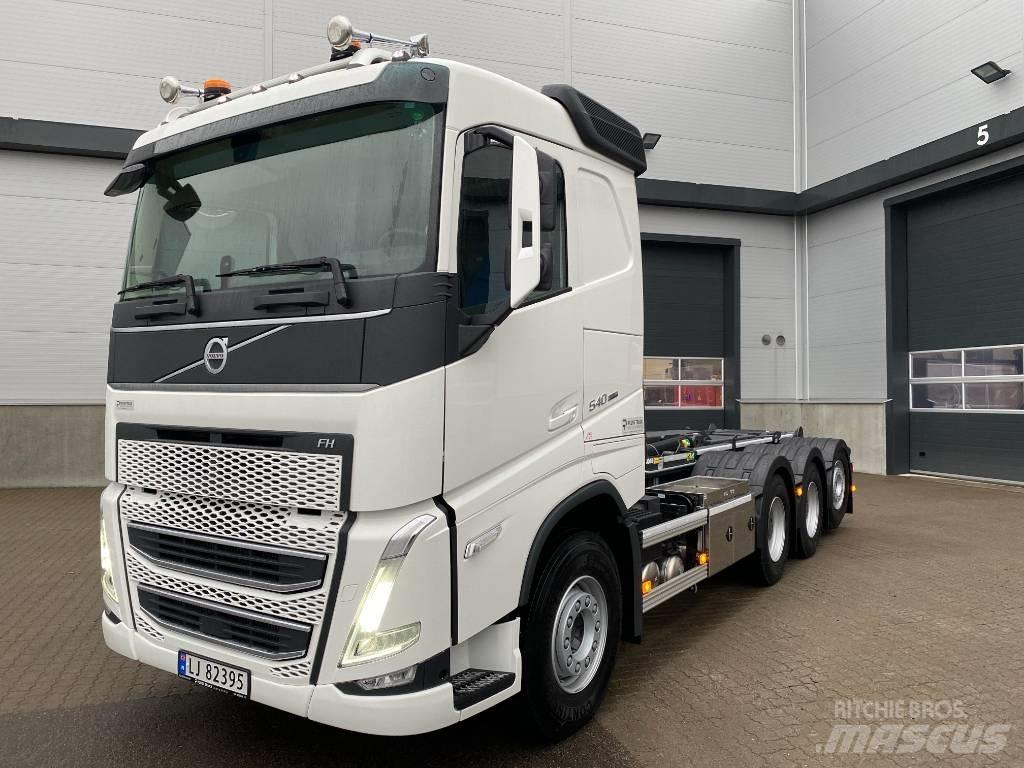 Volvo FH540 Tridem Hook lift trucks