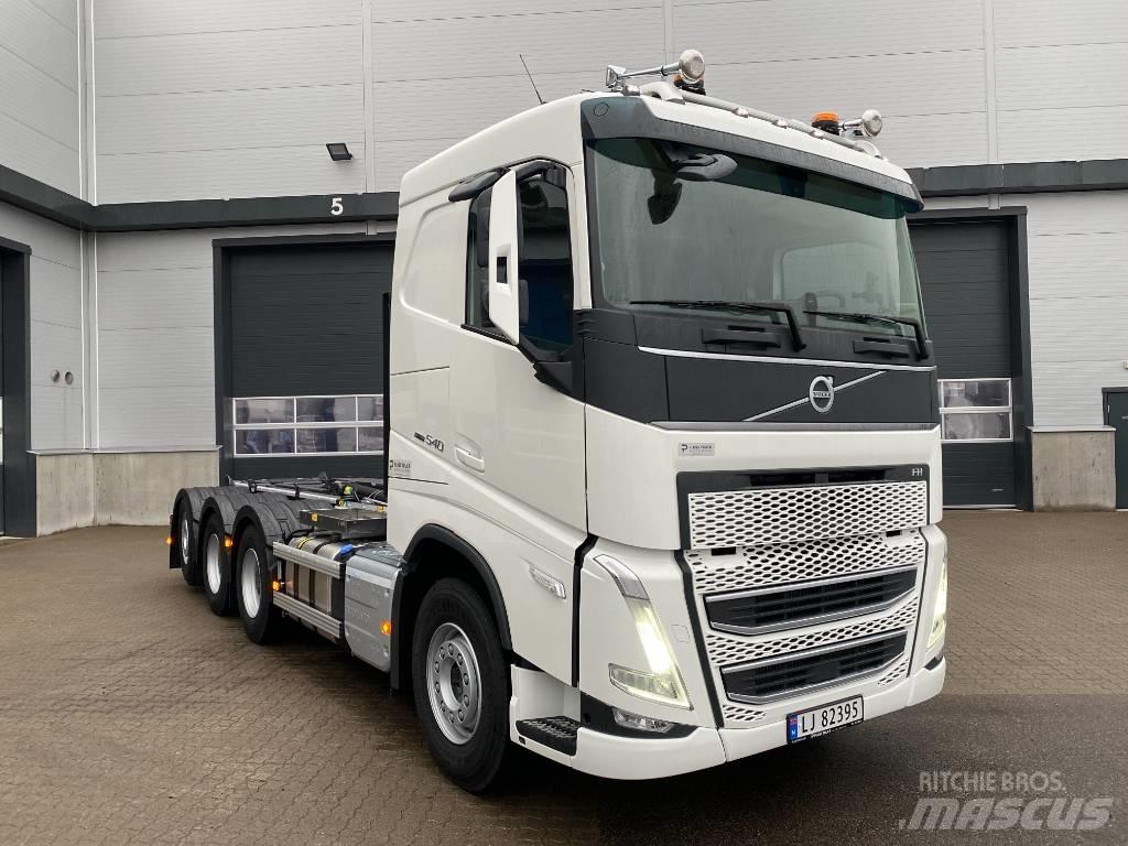 Volvo FH540 Tridem Hook lift trucks