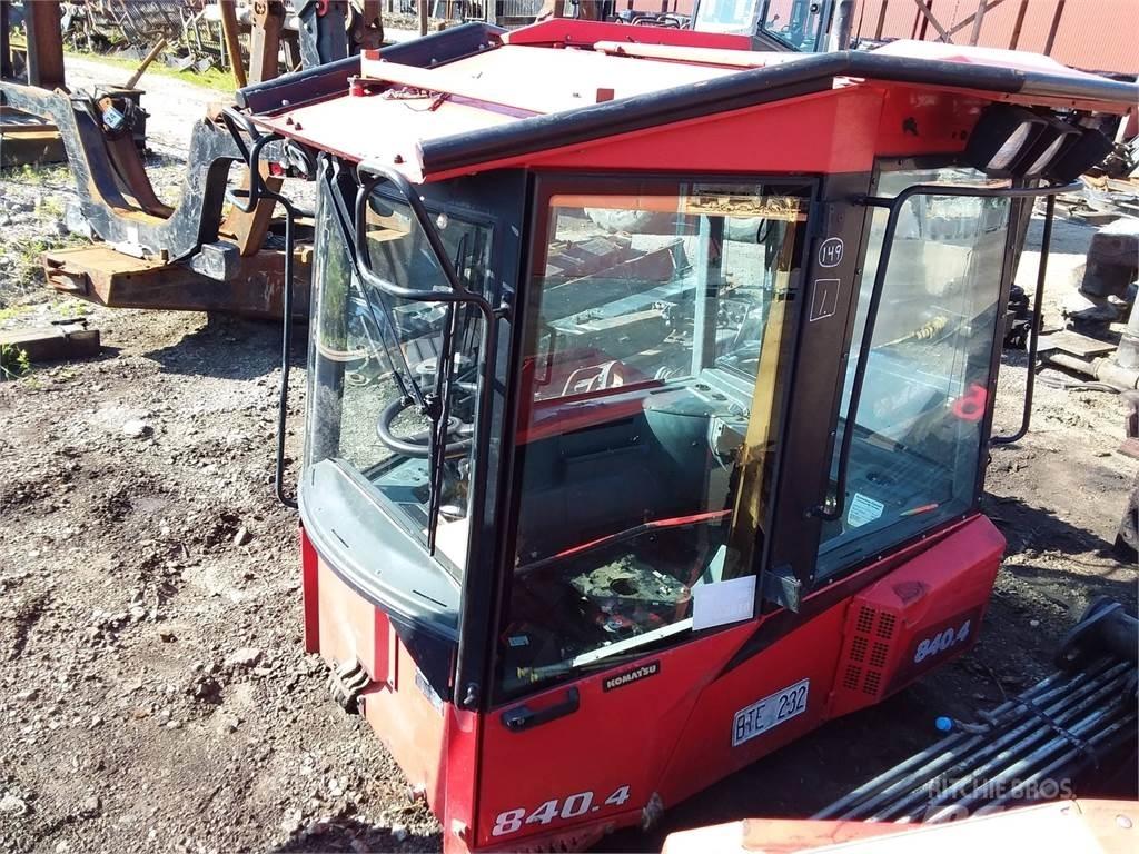 Komatsu 840.4 Cabins and interior