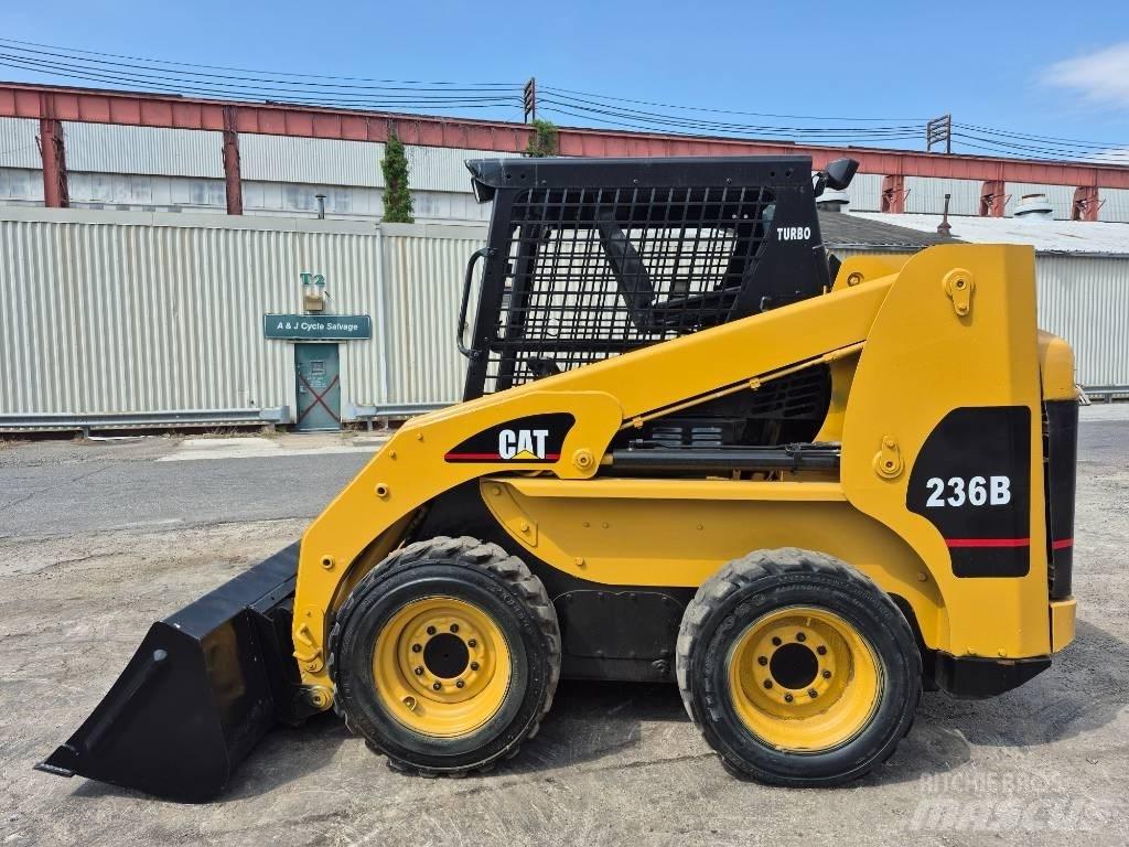 CAT 236 B Skid steer loaders
