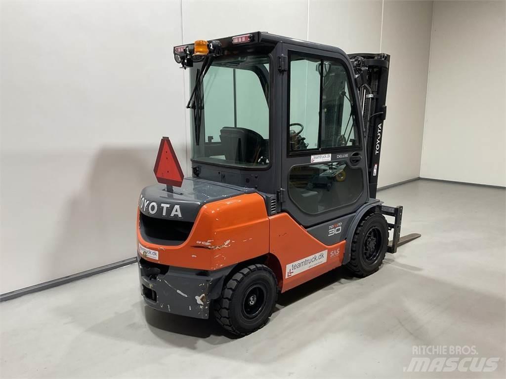 Toyota 52-8FDF30 Diesel trucks