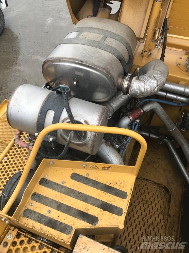 Tigercat 890 Knuckle boom loaders