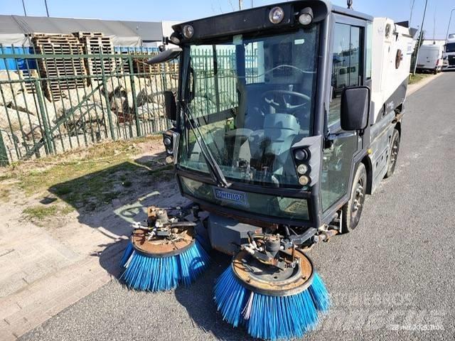Schmidt Swingo 200 Sweeper trucks