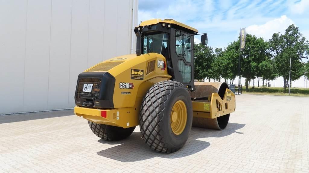 CAT CS10GC Single drum rollers