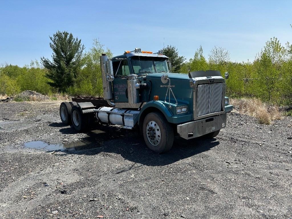 Western Star 4964FX Prime Movers