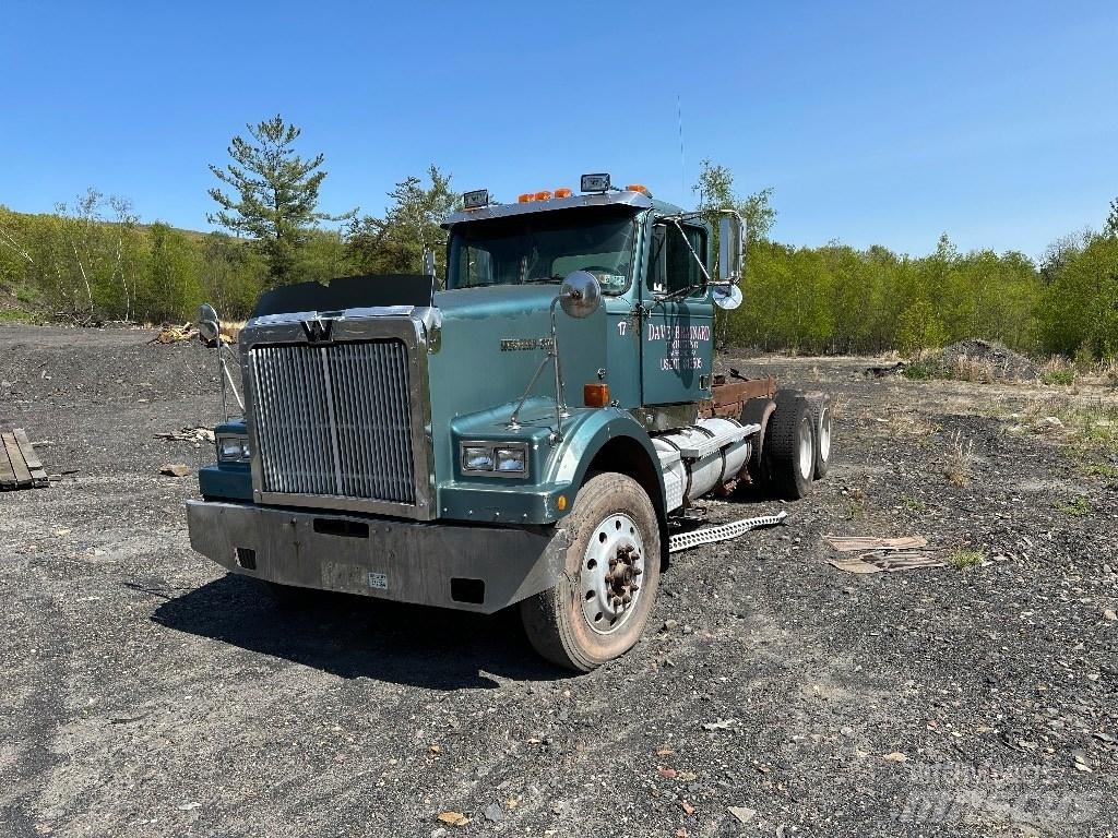 Western Star 4964FX Prime Movers