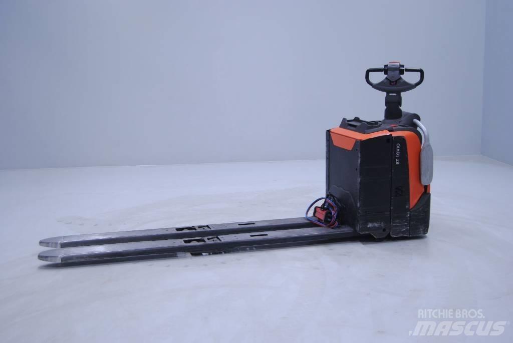 Toyota LPE200 Low lift with platform