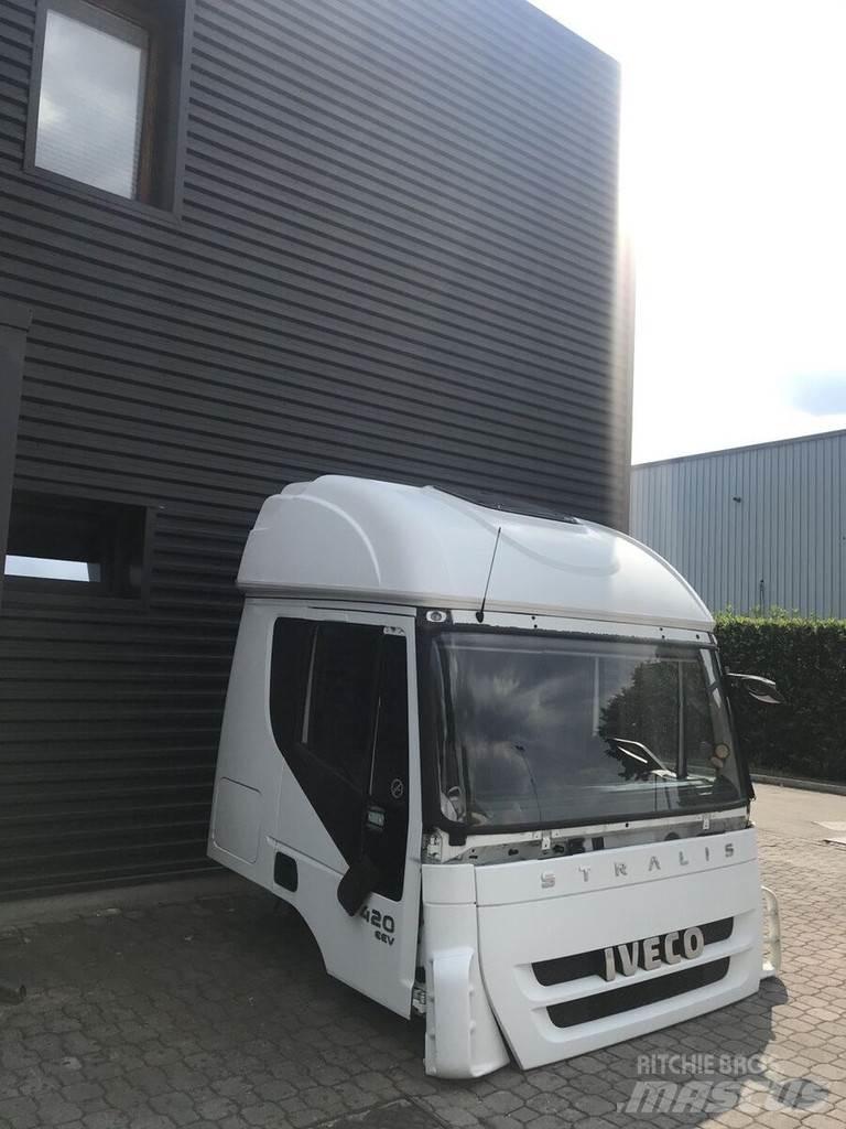 Iveco Stralis AT Cabins and interior