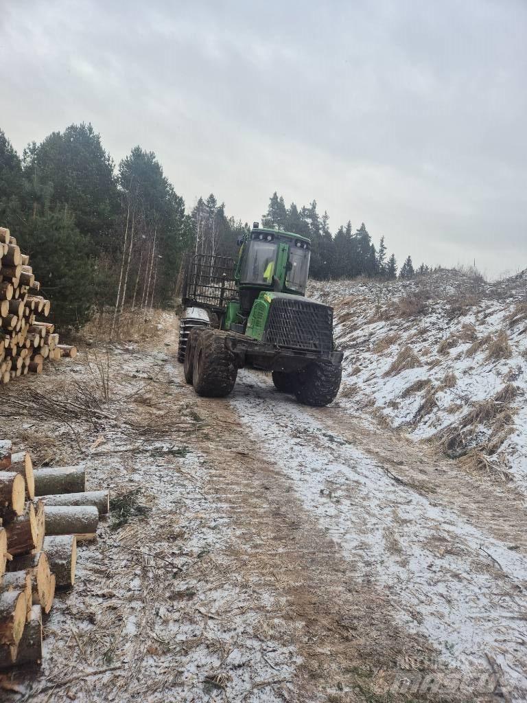 John Deere 1910 E Forwarders