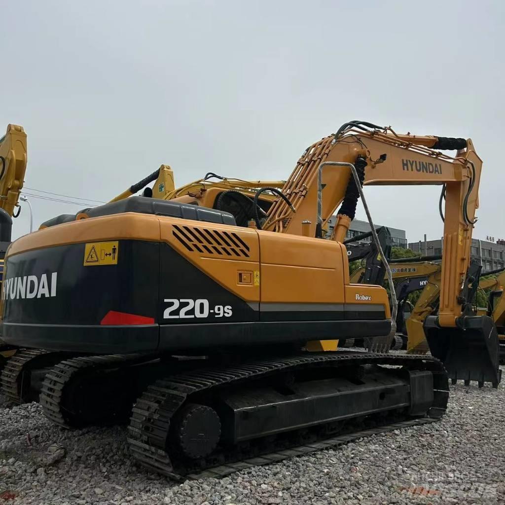 Hyundai 220-9s Crawler excavators