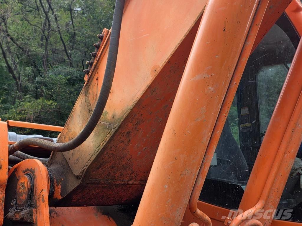 Doosan DX 220 LCA Crawler excavators