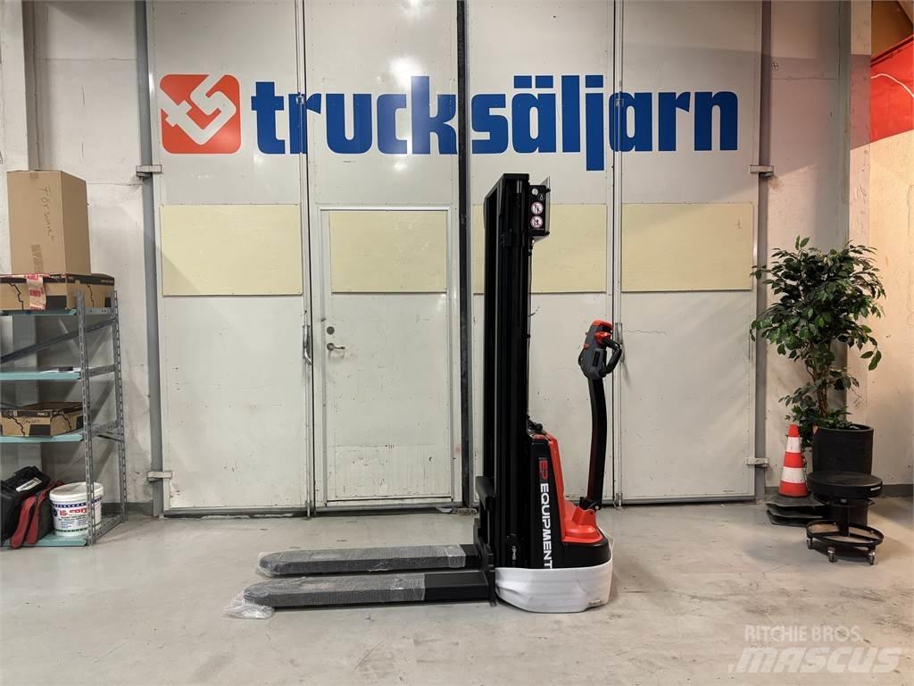 ESA 121 Pedestrian stacker