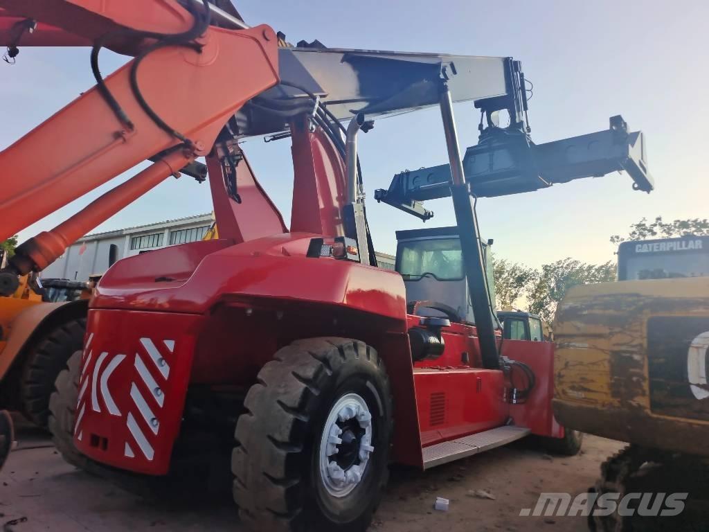 Kalmar DRF 450 Reach stackers