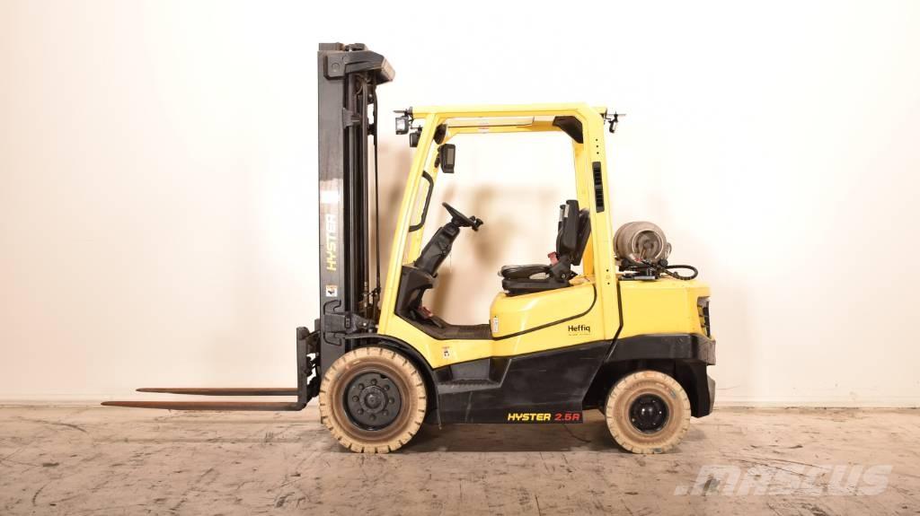 Hyster H2.5A6-L LPG trucks