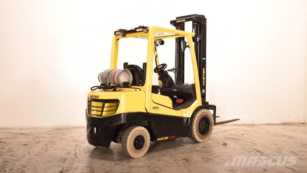 Hyster H2.5A6-L LPG trucks