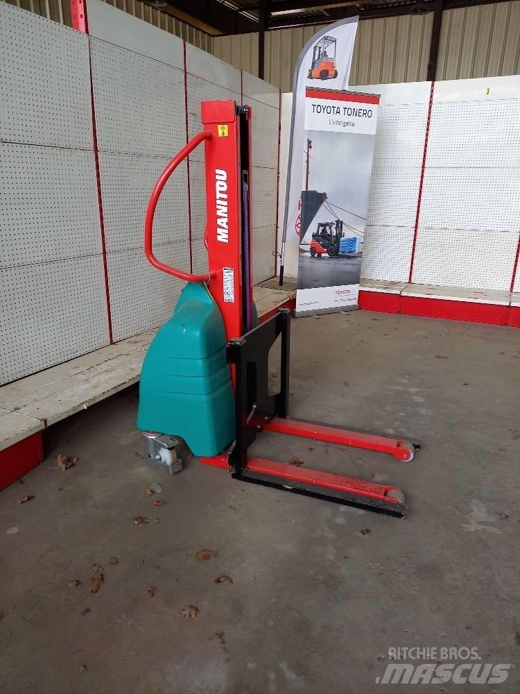 Manitou EB500 Pedestrian stacker
