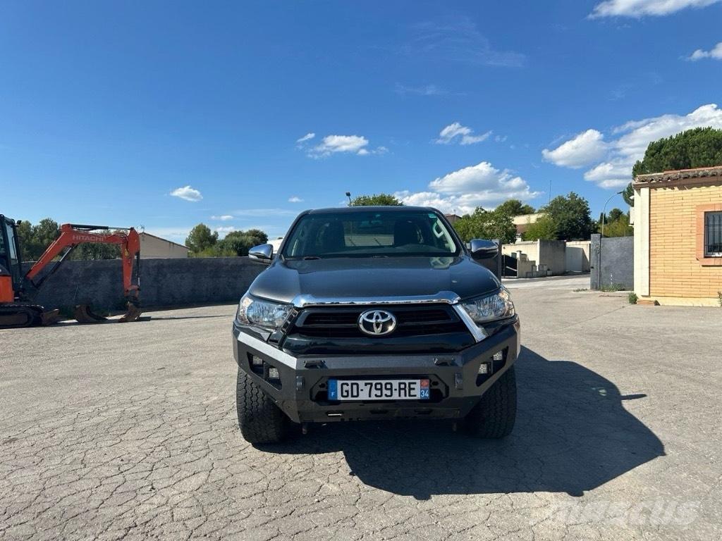 Toyota Hilux Cars