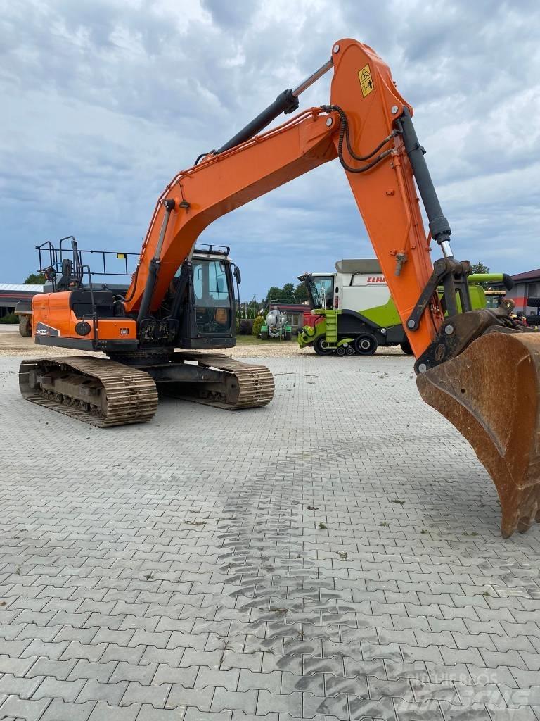 Doosan DX 225 LC Crawler excavators
