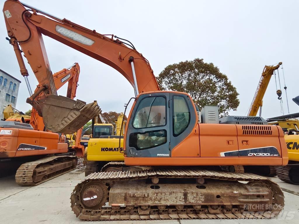 Doosan DX 300 LC Crawler excavators