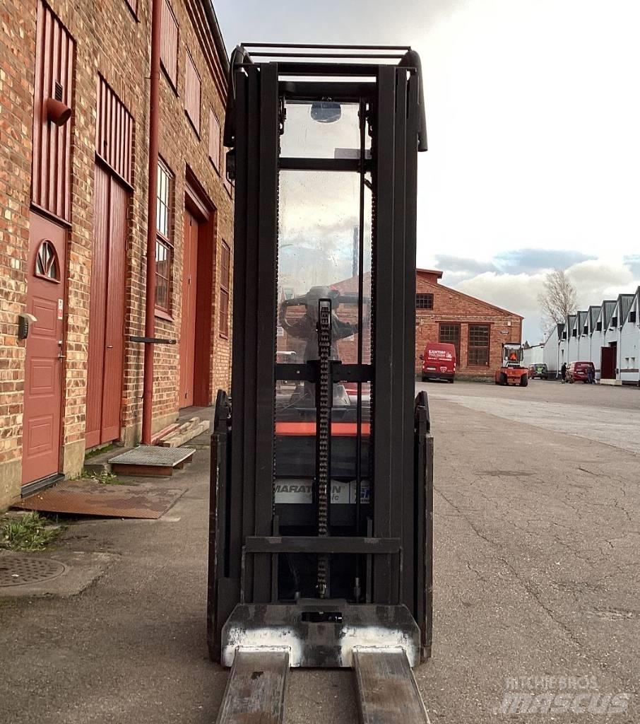 BT SPE 120 L Pedestrian stacker