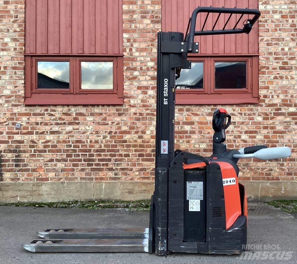 BT SPE 120 L Pedestrian stacker