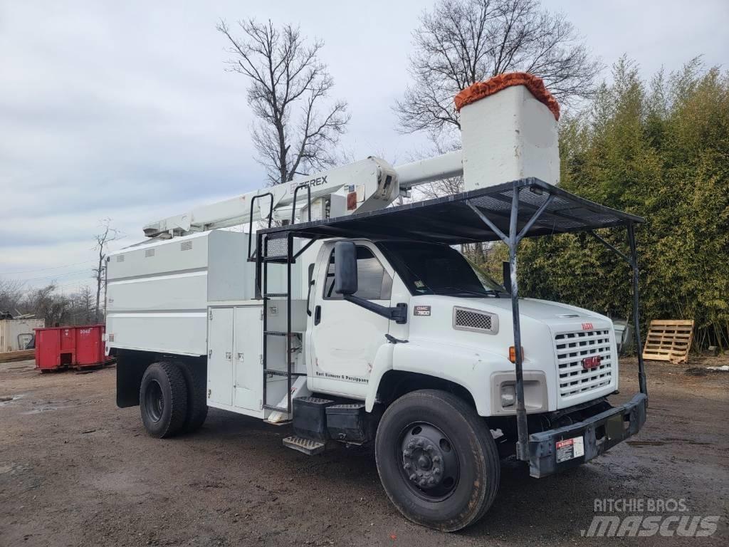 GMC C7500 Truck mounted platforms
