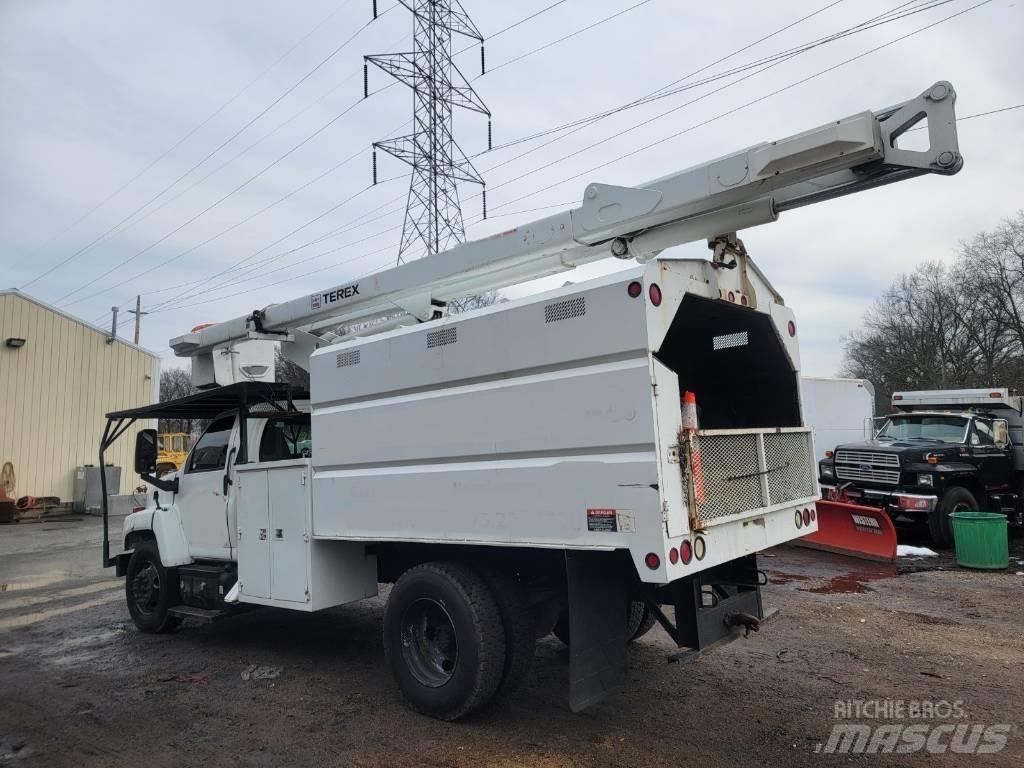 GMC C7500 Truck mounted platforms