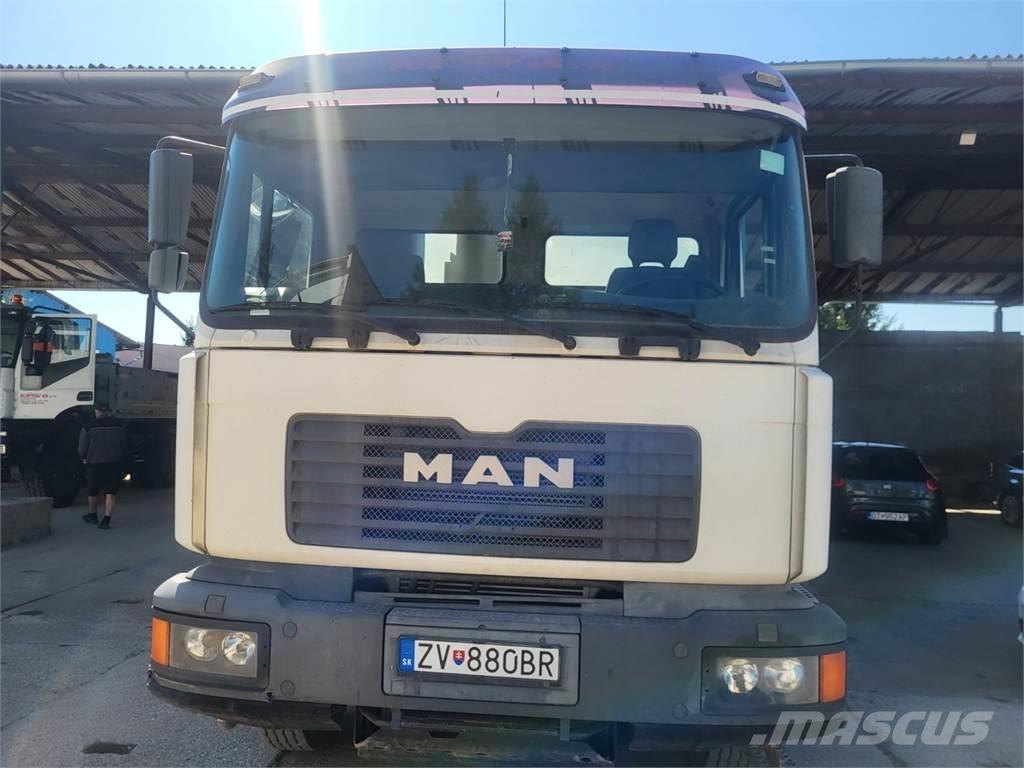 MAN 32.364 8X4 Chassis Cab trucks