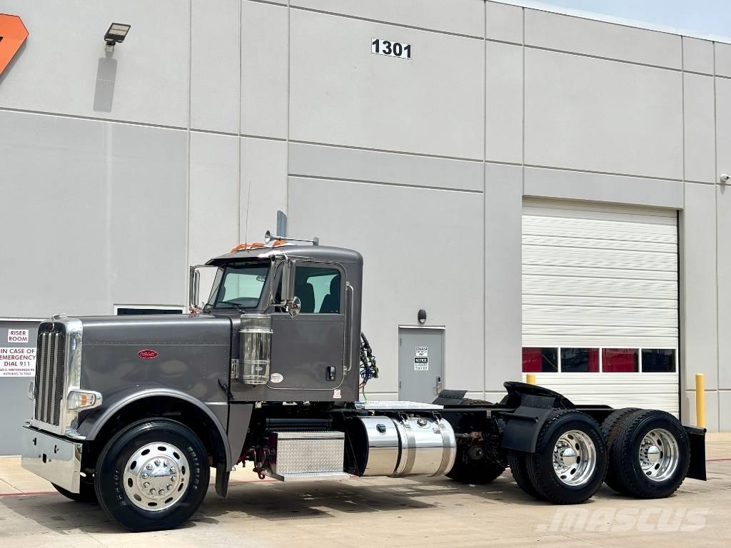 Peterbilt 389 Prime Movers