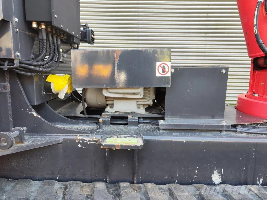 Unic URW 506 CDE Mini cranes