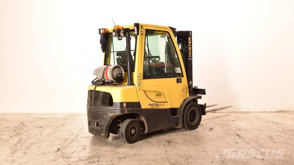 Hyster H2.5FT LPG trucks