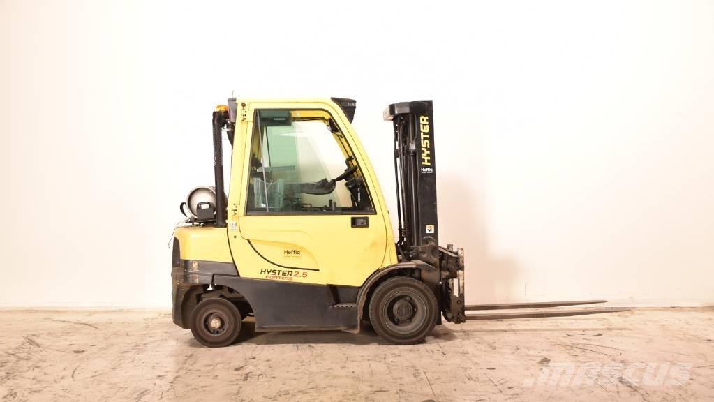 Hyster H2.5FT LPG trucks