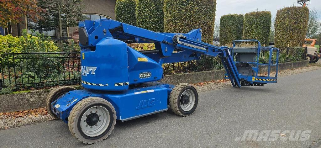 JLG E450aj Articulated boom lifts