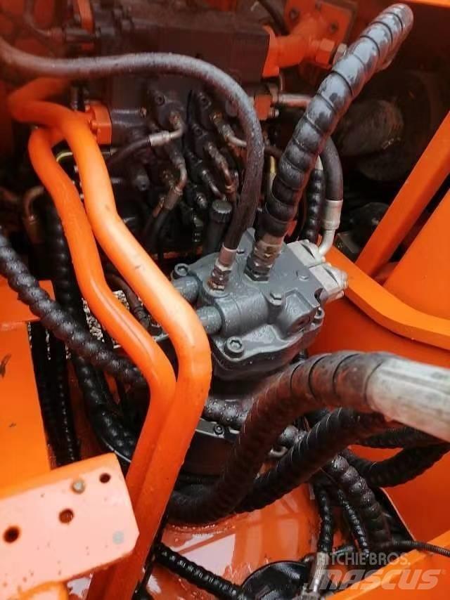 Doosan 225 LC-9 Crawler excavators