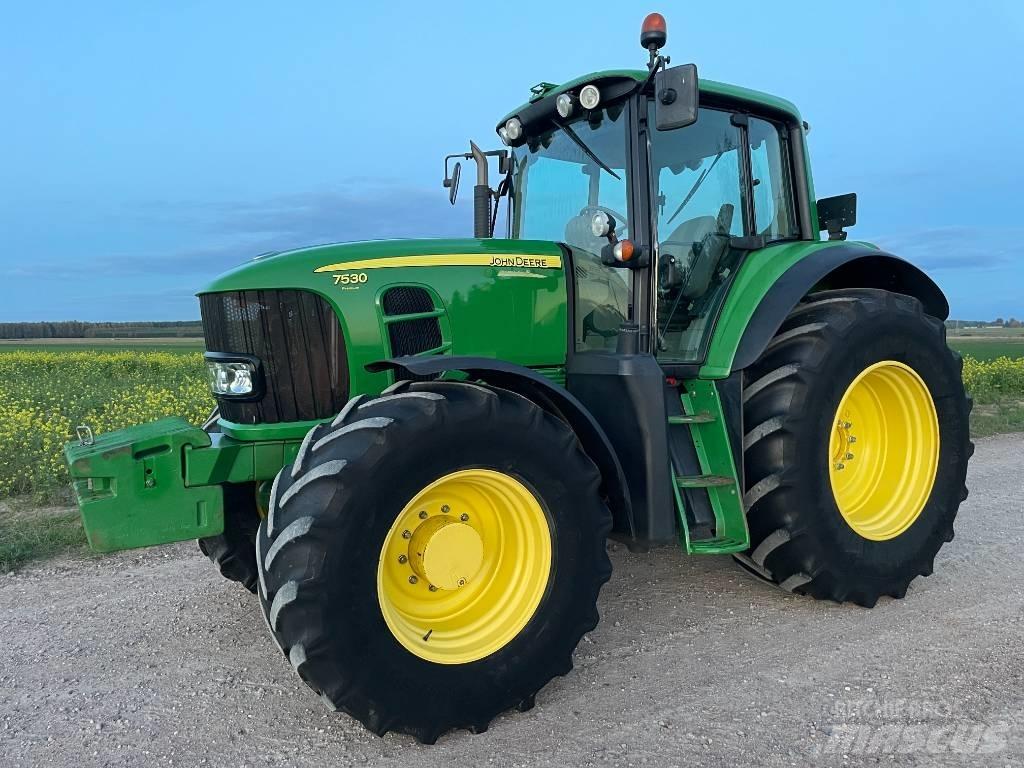 John Deere 7530 Tractors
