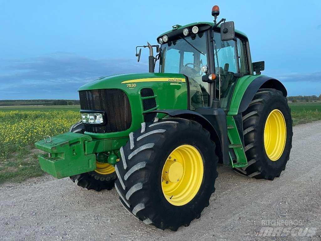 John Deere 7530 Tractors