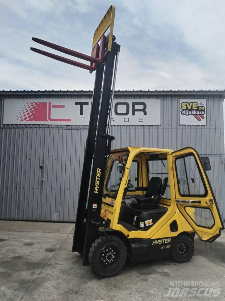 Hyster H2.5UT Diesel trucks